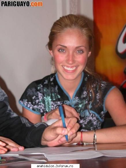 anahi vs. phoebe tonkin - phoebe 100% anahi 0 - Anahi vs.